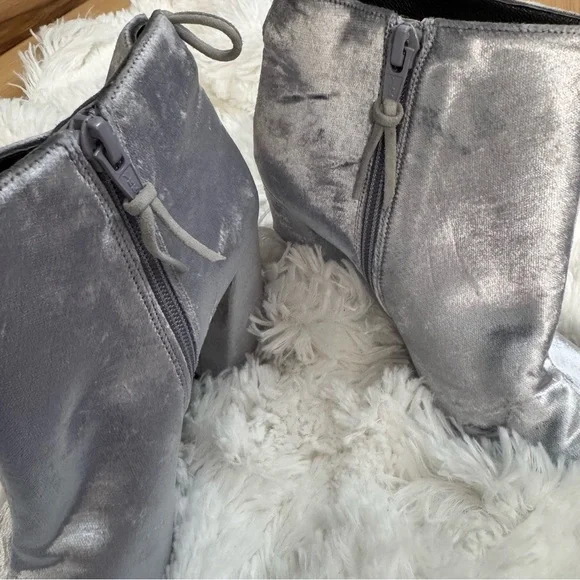 Stuart Weitzman Grandiose Silver Gray Heeled Boots 5 - Picture 10 of 12